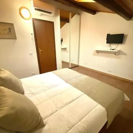 Apartment Casetta In Piazza Santa Barbara *