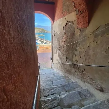 Casetta In Piazza Santa Barbara